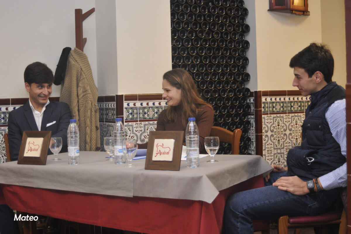 Javier Camps y Nek Romero, protagonistas de un encuentro previo al certamen "Valencia busca un torero"