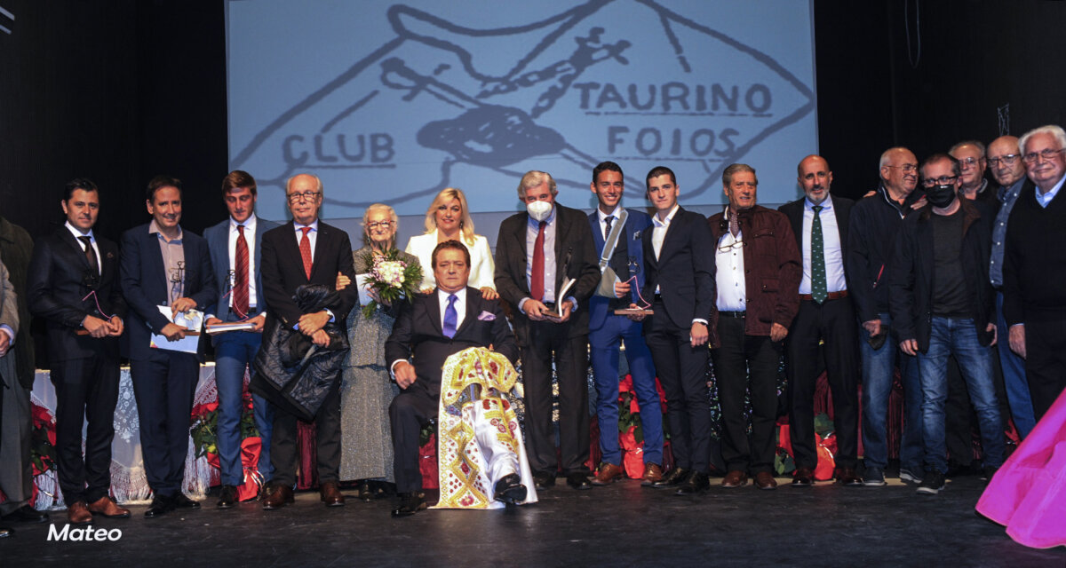 Santiago López y Paquita Rocamora emocionan en Foios