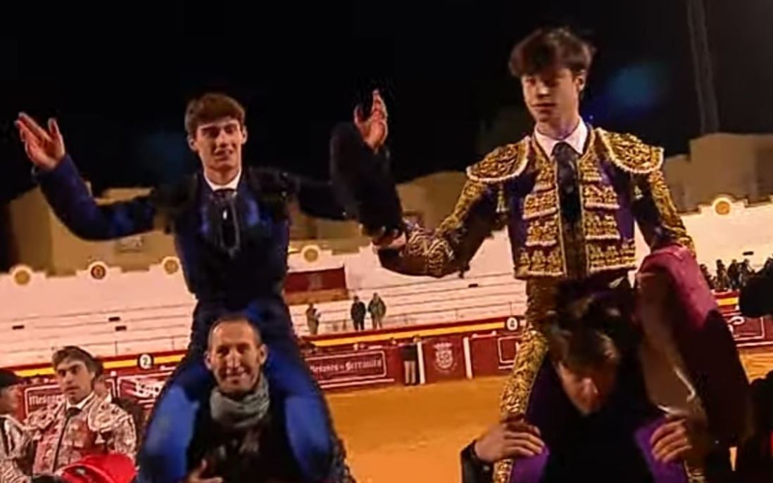 Diego Bastos y Joselito Sánchez abren la puerta grande en Niebla