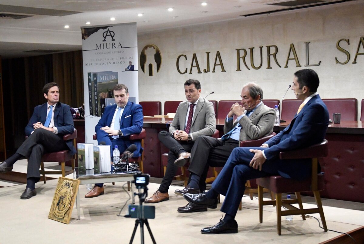 "Miura, a corazón abierto", en un emotivo coloquio en La Vall d'Uixó