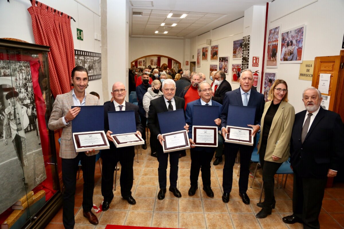 Alicante recuerda al maestro Manzanares en su 50º aniversario de alternativa