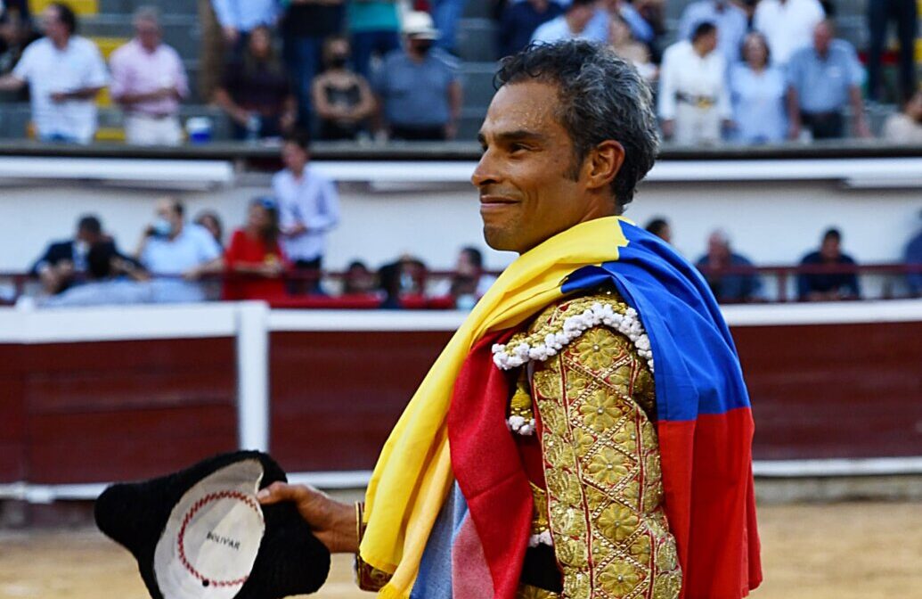 Bolívar anuncia su última temporada en Colombia como matador de toros