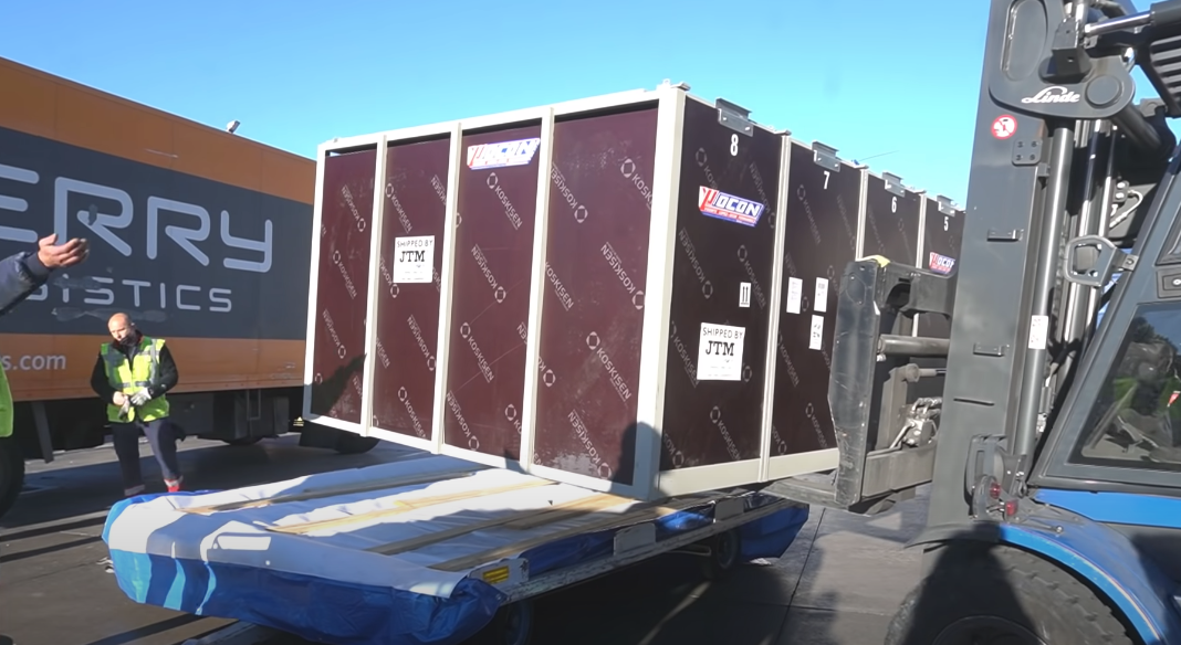 Así viajaron a Cali los toros de Victorino Martín: 24 horas por tierra y aire