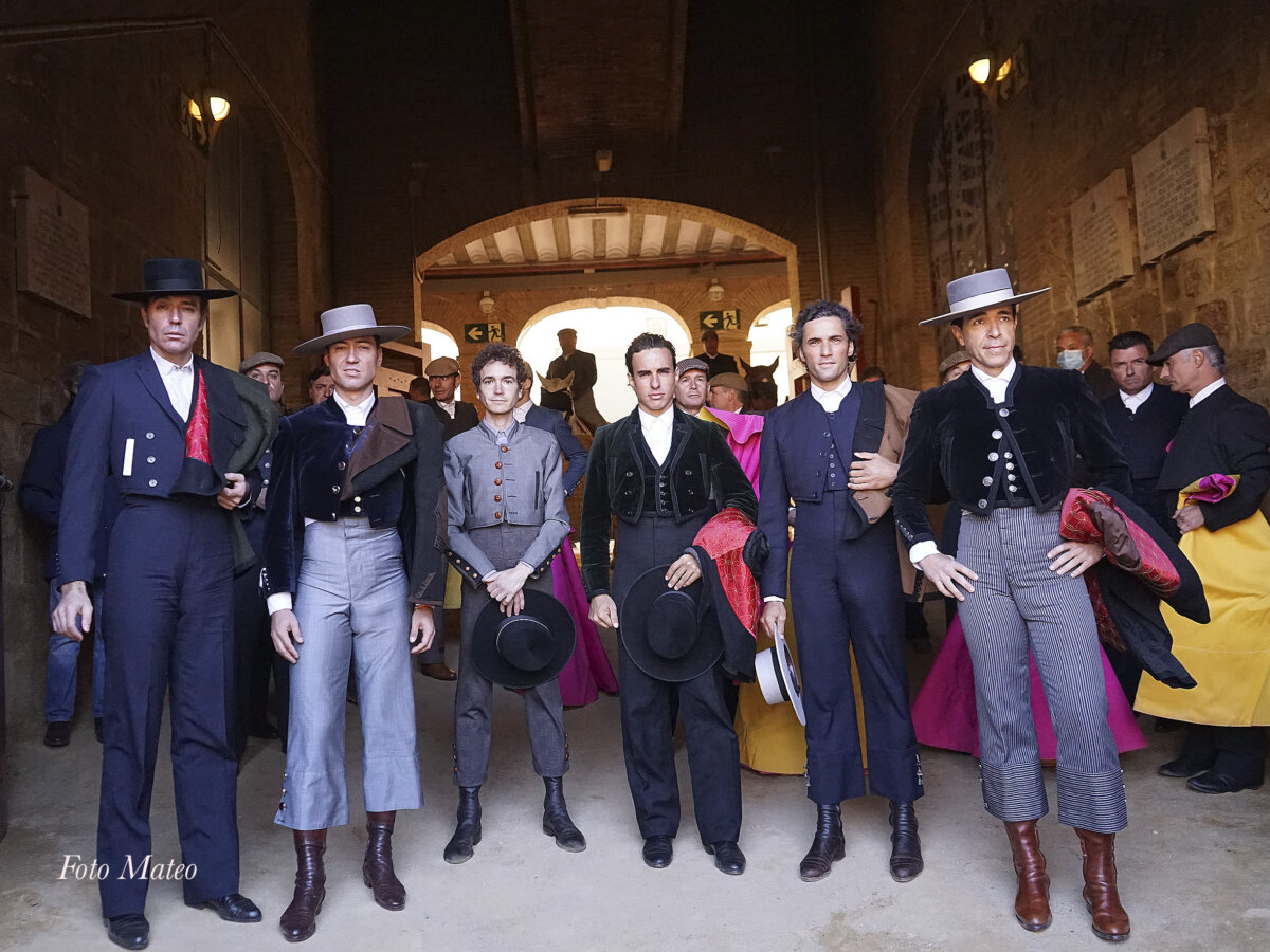 Erupción de toreo y orejas en el festival por La Palma de Valencia