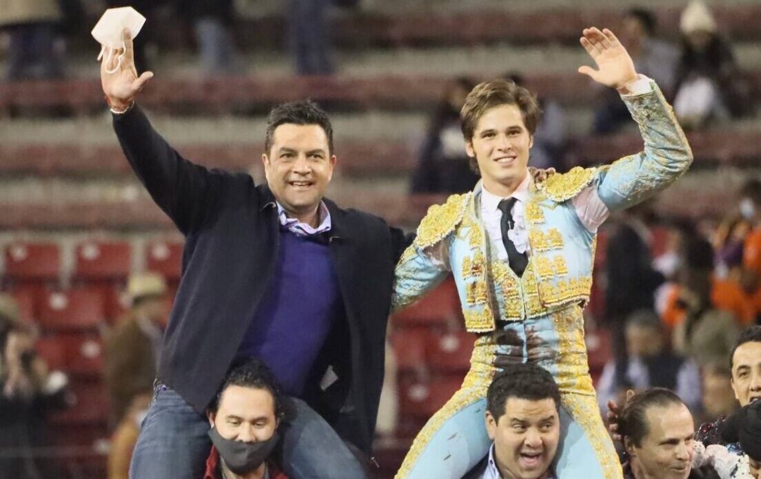 Exquisita faena de Juan Pedro Llaguno, dos orejas en La México