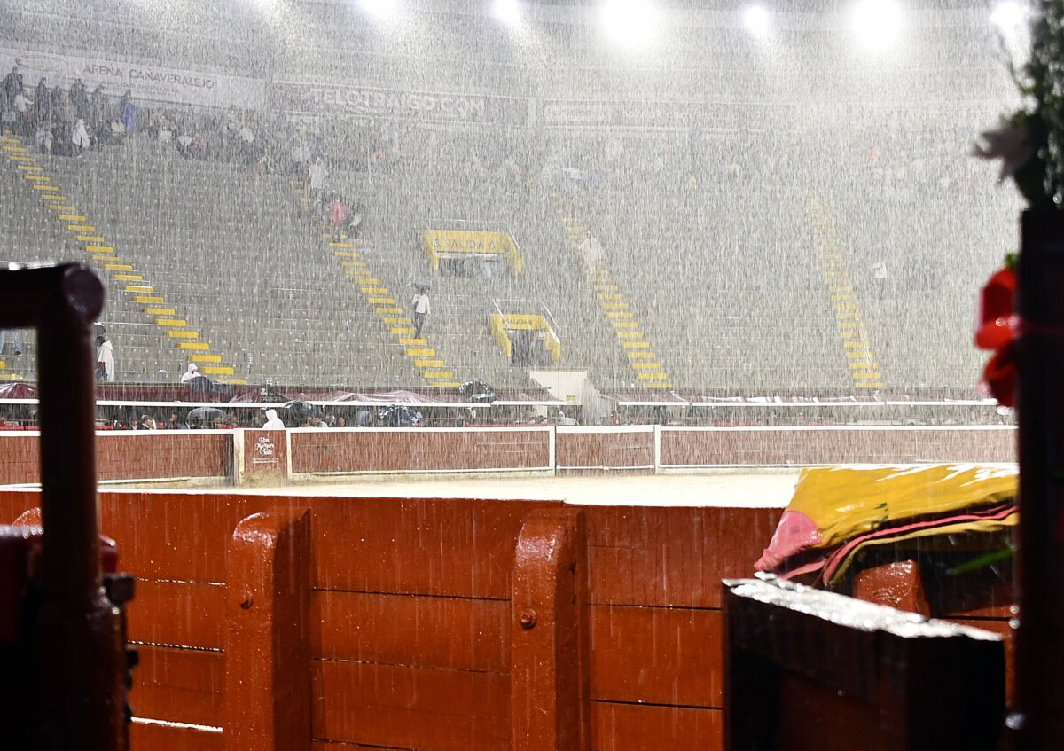 La lluvia deja a medias el festival de Cali