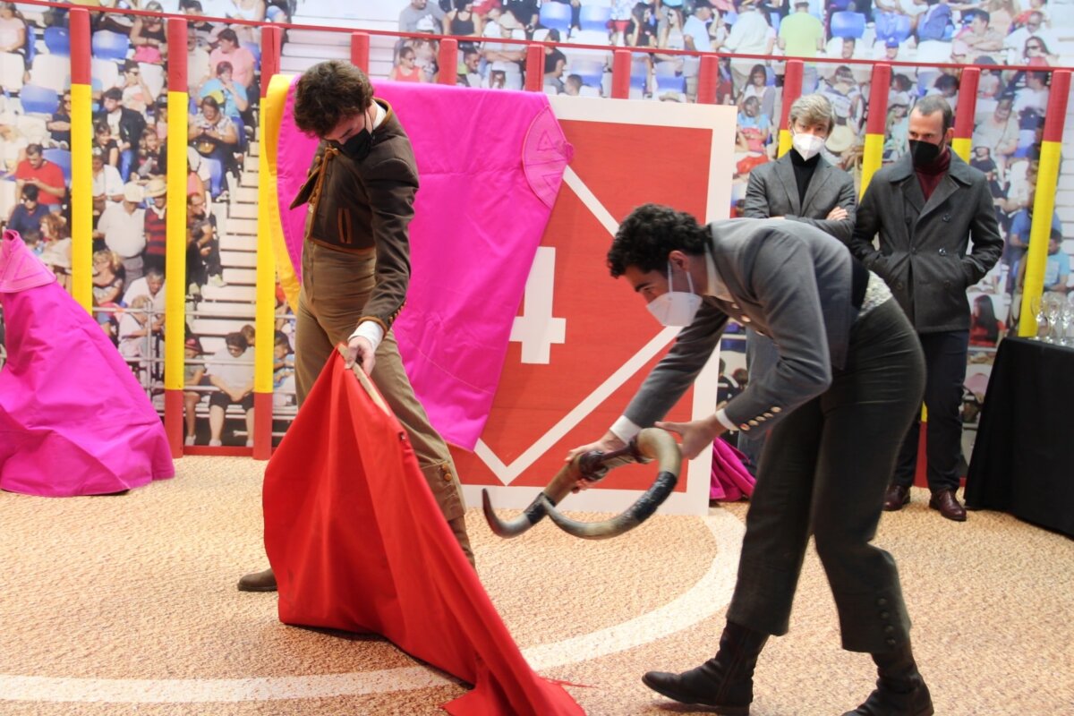 La Escuela El Juli hace una exhibición de toreo en FITUR