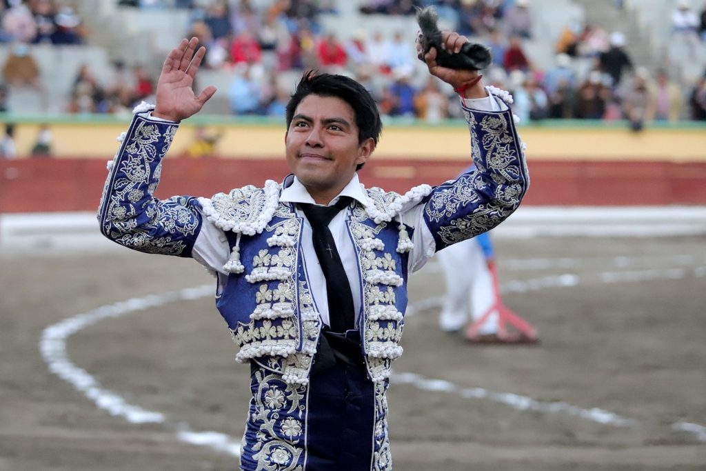 El Mojito y José Julián Nava, a oreja por coleta en la corrida de Año Nuevo de Apizaco