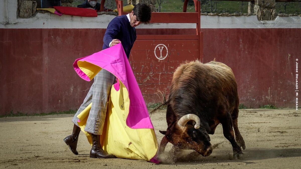 Esaú Fernández: "El toreo siempre ha sido justo cuando un torero ha dado la cara"