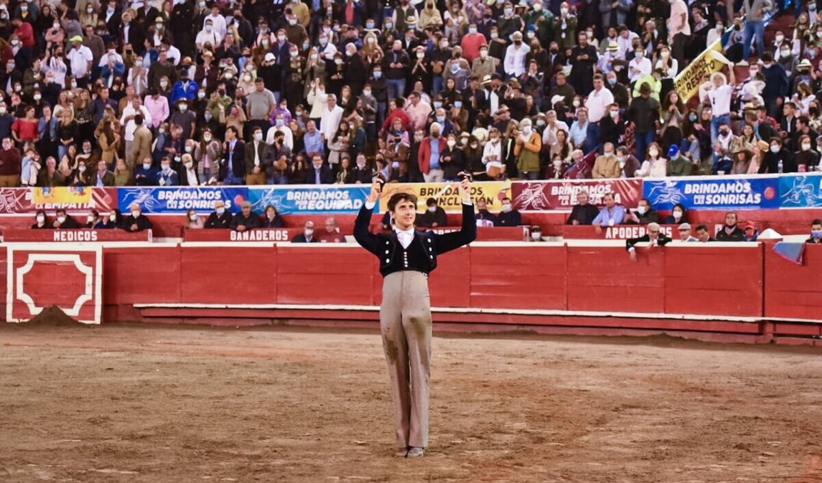 Roca Rey y Marco Pérez, presente y futuro del toreo, lo bordan en el festival de Manizales