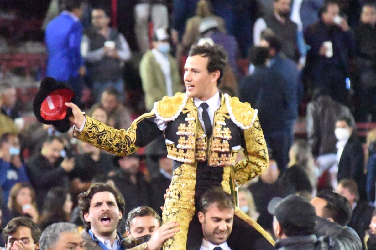 Miguel Aguilar conquista su feudo en un feliz doctorado