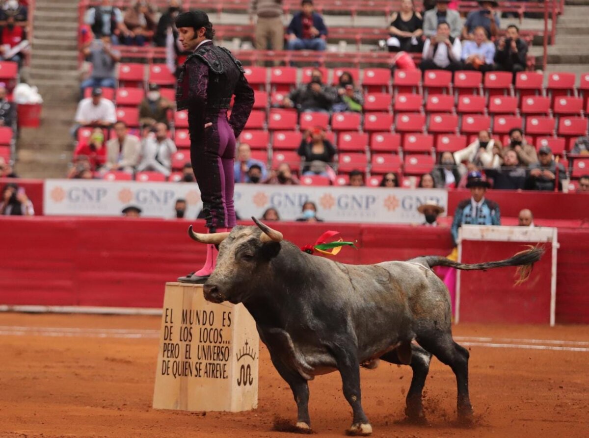 Jusef Hernández recupera suertes centenarias en la novillada de La México
