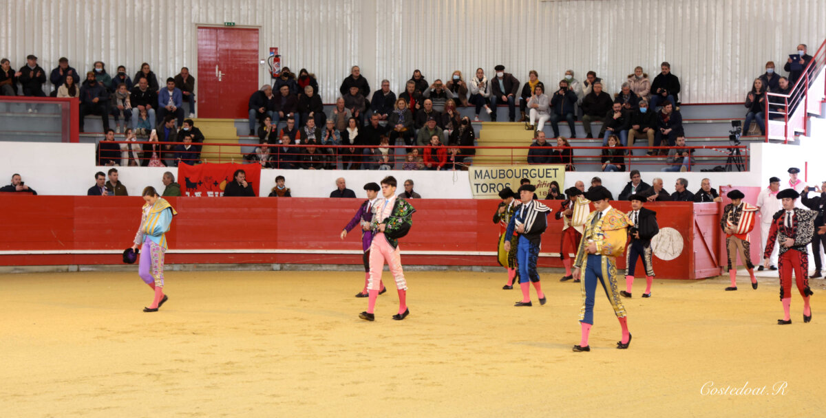 Cartel internacional para el inicio de la temporada en Francia