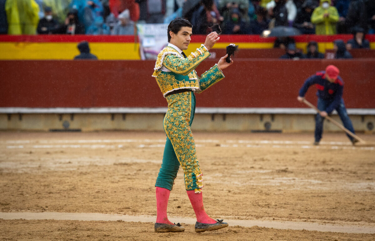 "Pablo Aguado, torero de terciopelo, de algodón en rama..."