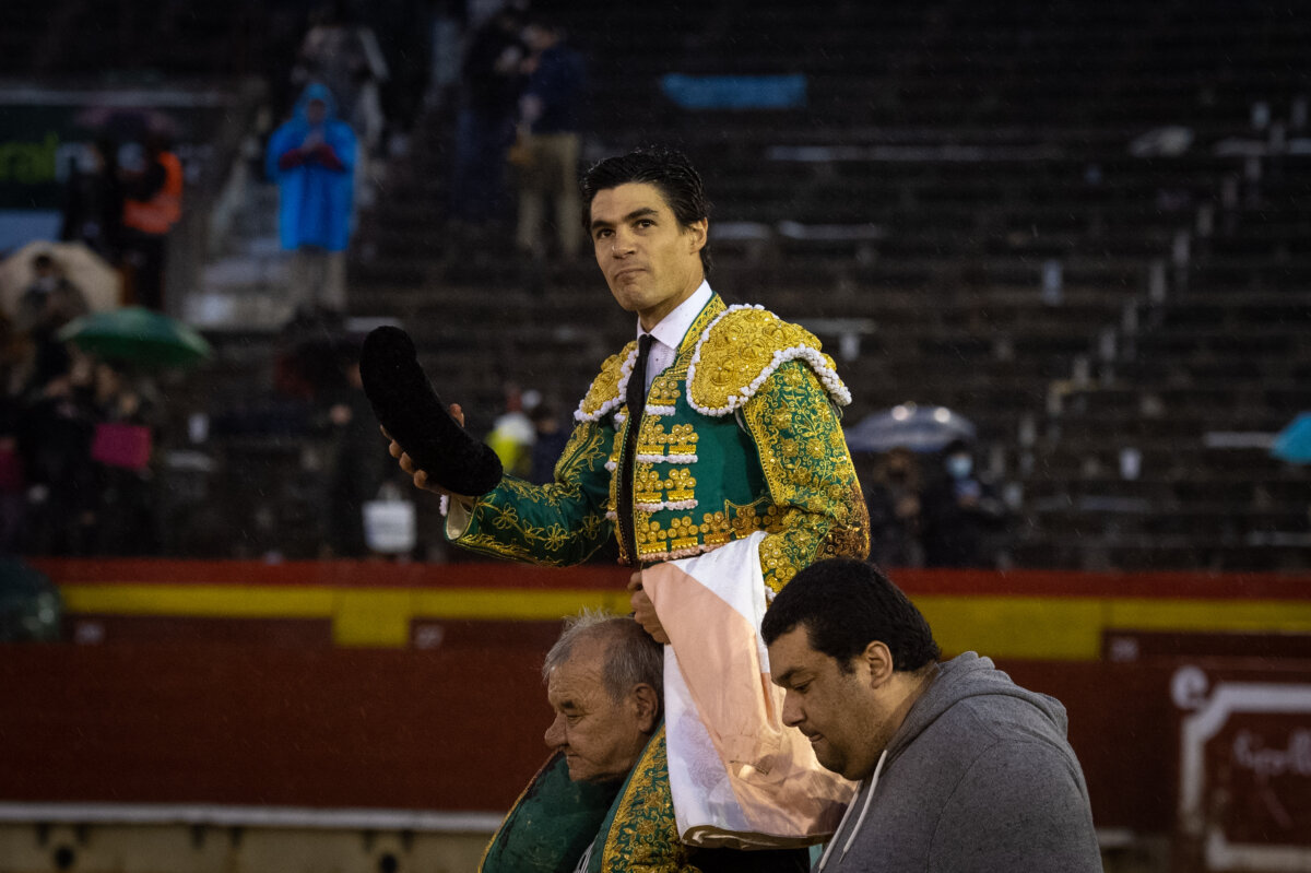 Deliciosa faena de Pablo Aguado que embelesa a Castellón