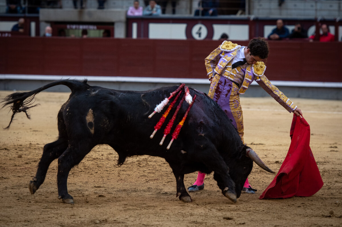 El novillero Víctor Hernández, pendiente de estudio radiológico