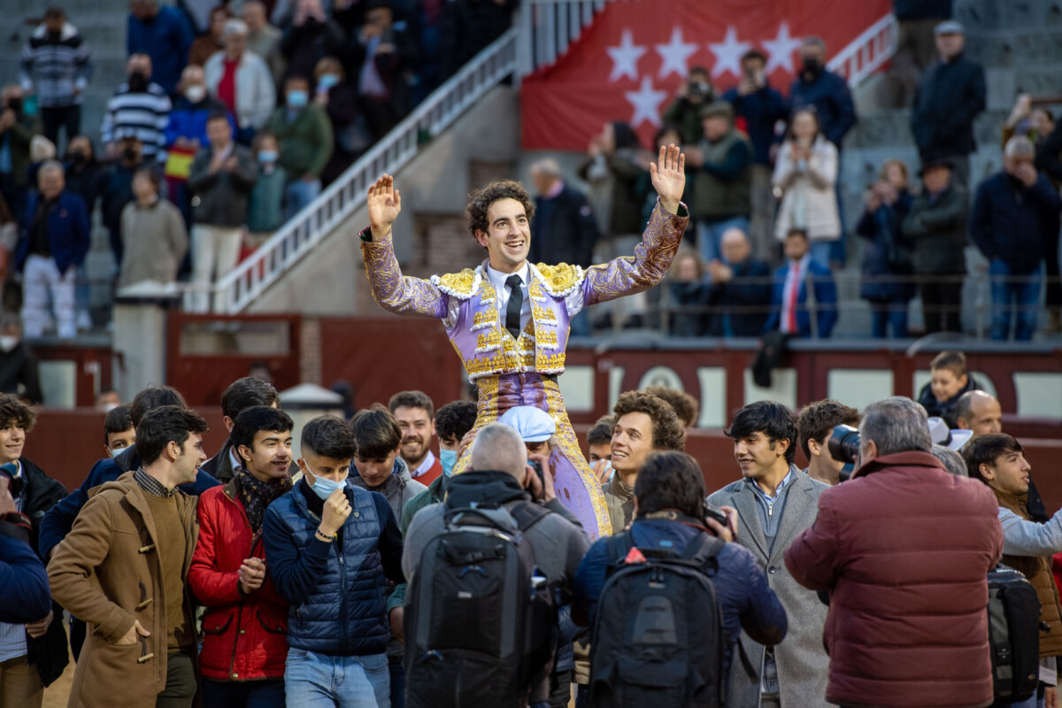 Víctor Hernández se encumbra en su presentación en Las Ventas