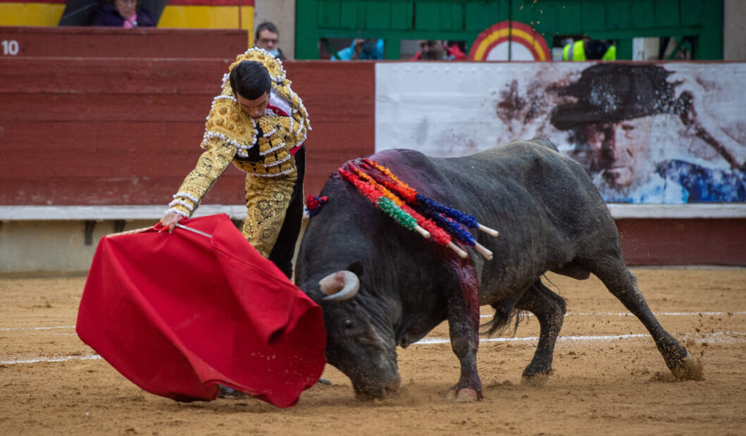 Dulces victorinos y espadas sin afilar en el inicio de Castellón
