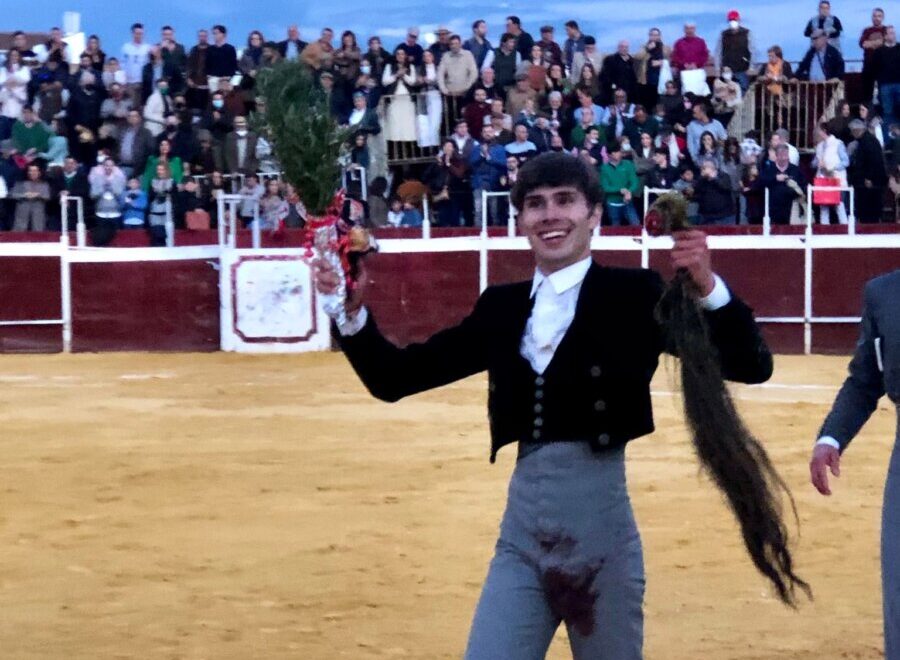 Julio Romero sorprende en Herrera