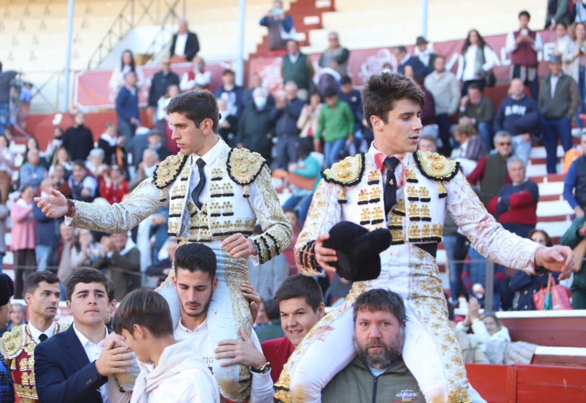 El Melli y Víctor Barroso salieron por la puerta grande en Sanlúcar de Barrameda