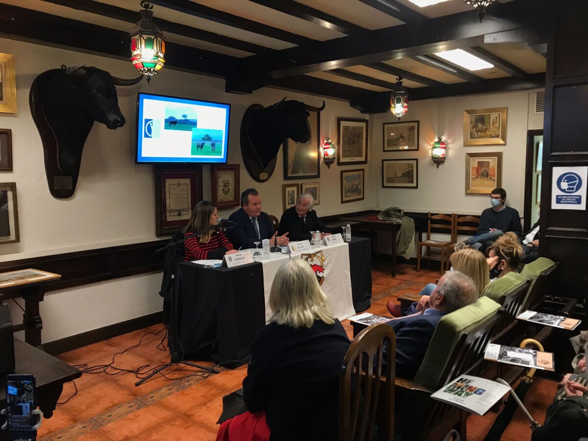 Pablo del Río diserta sobre la bravura y el toreo en el Excelentísimo Club Taurino de Bilbao