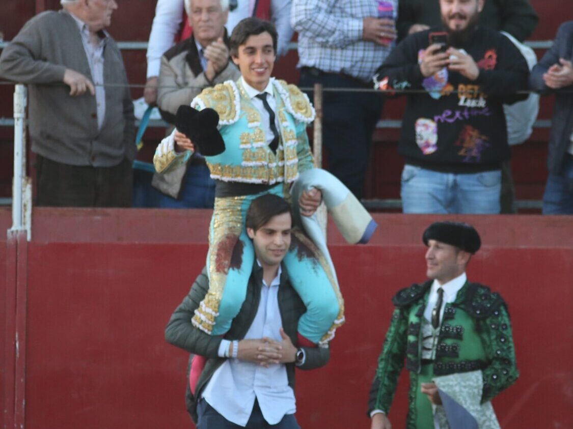 Ángel Téllez destaca en Mora