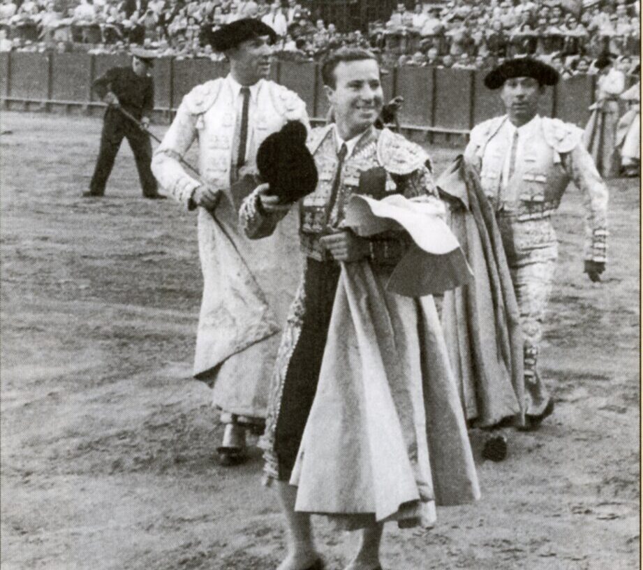 Pepe Luis, Sevilla vestida de luces