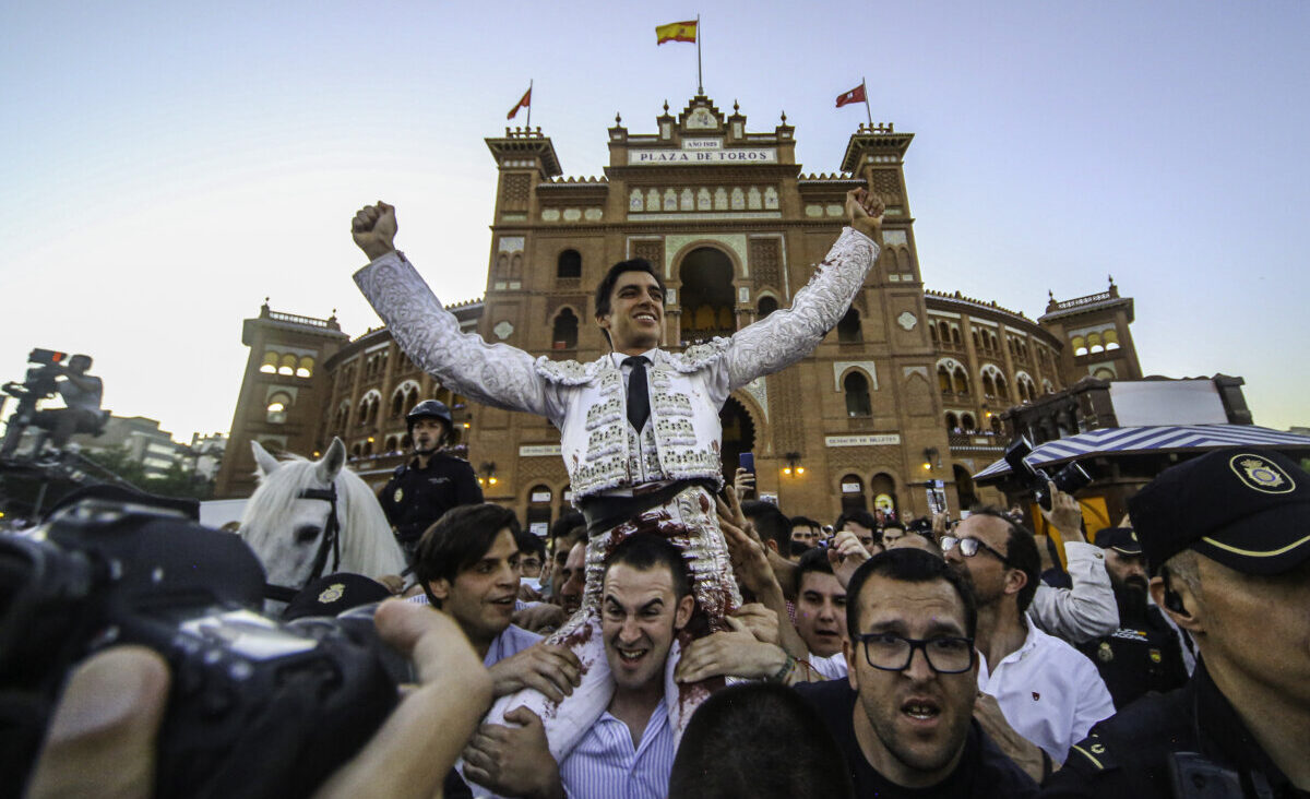 Otro golpe de Ángel Téllez en Las Ventas, la grata sorpresa de San Isidro