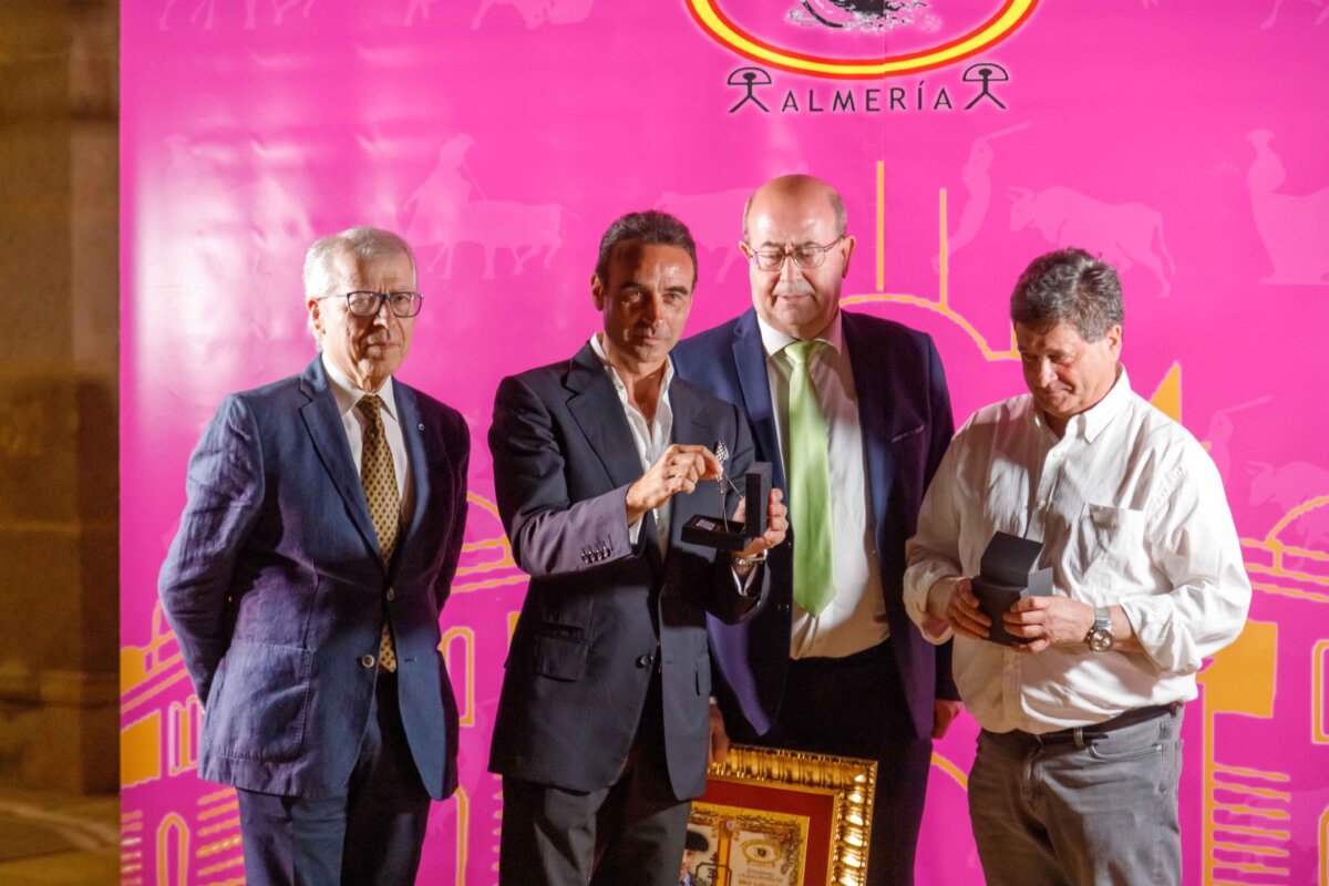 Enrique Ponce: “En ningún momento he pensado en reaparecer”