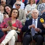 Curro Romero, junto a su esposa Carmen Tello en la Maestranza. Foto: Arjona