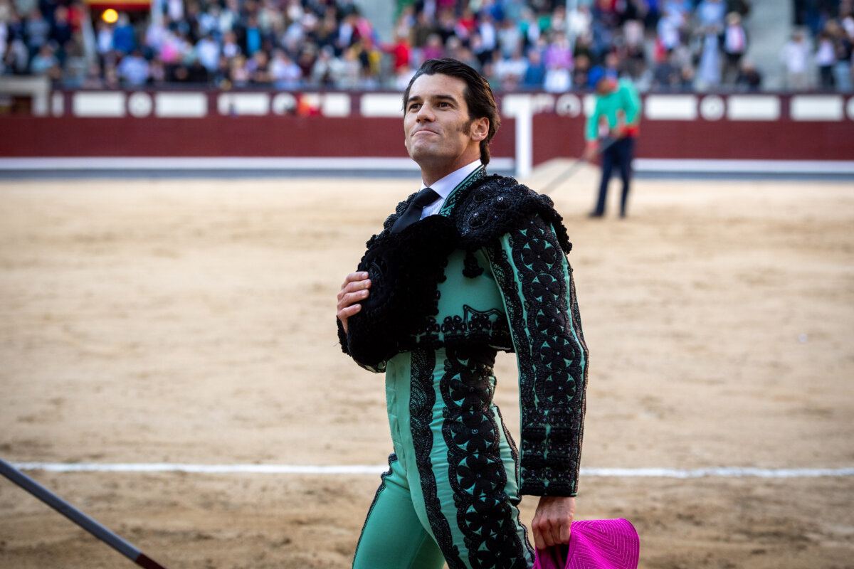 La firmeza de Luque y la técnica de Garrido, lo más destacado de la tarde en Madrid