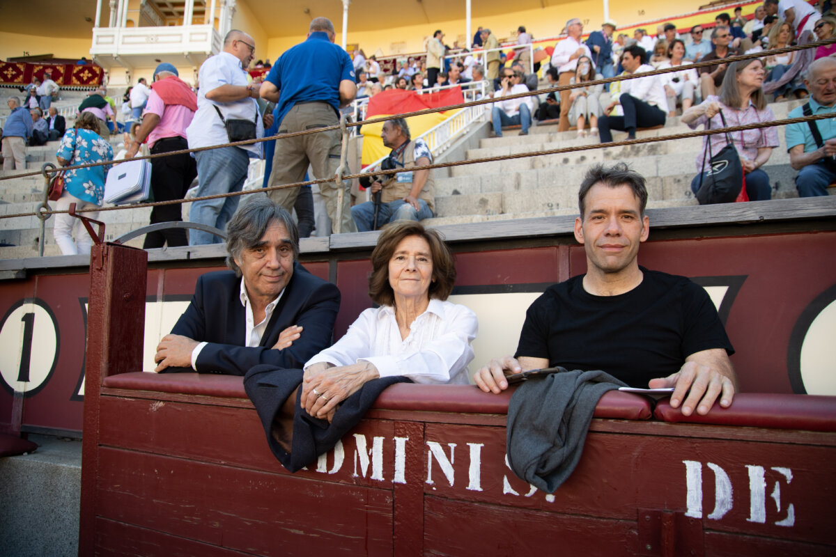 Políticos, artistas, escritores, empresarios y personalidades del toro, una tarde más en San Isidro