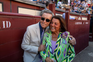 Pilar González del Valle, junto a Ortega Cano en Las Ventas. Foto: Javier Arroyo