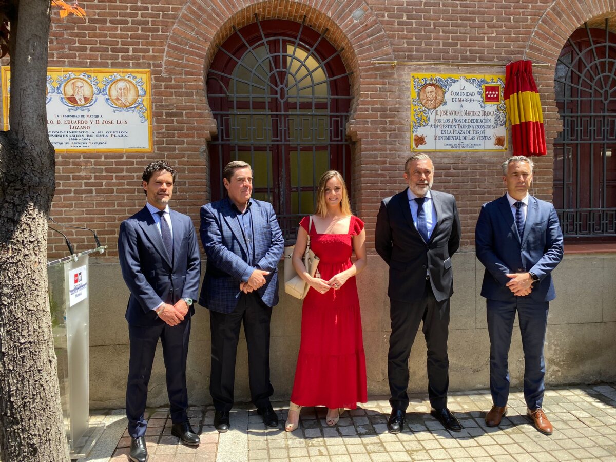 Las Ventas descubre un azulejo a José Antonio Martínez Uranga