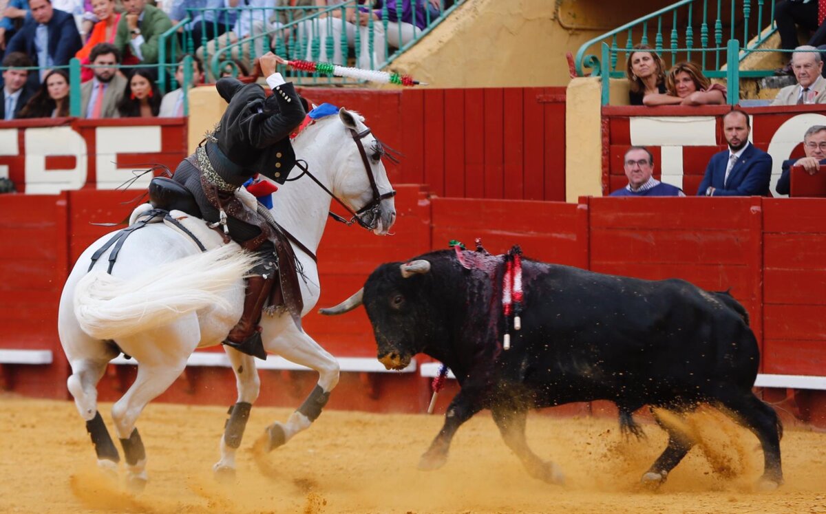 "El toreo a caballo ha enriquecido el espectáculo taurino"