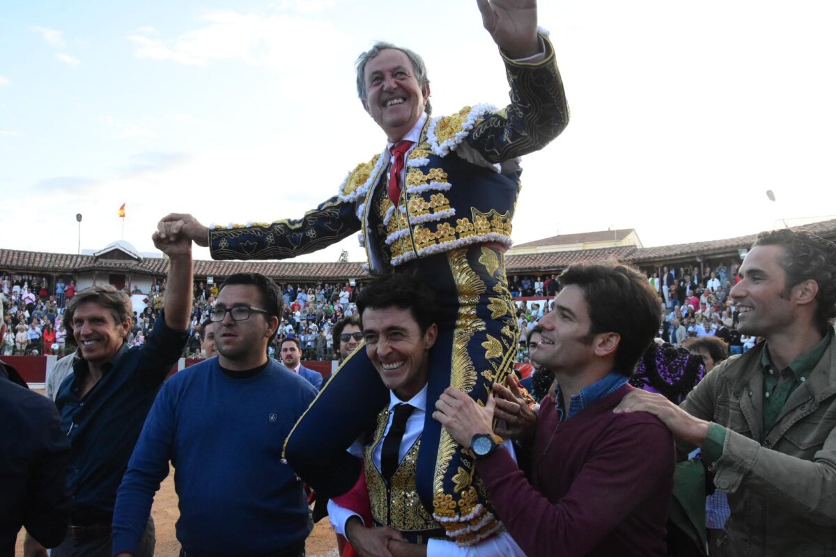 El azulejo en Las Ventas en honor a Niño de la Capea se descubrirá este miércoles