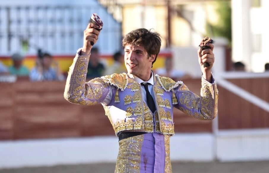 Ángel Sánchez, tres orejas en la segunda semifinal de la Copa Chenel