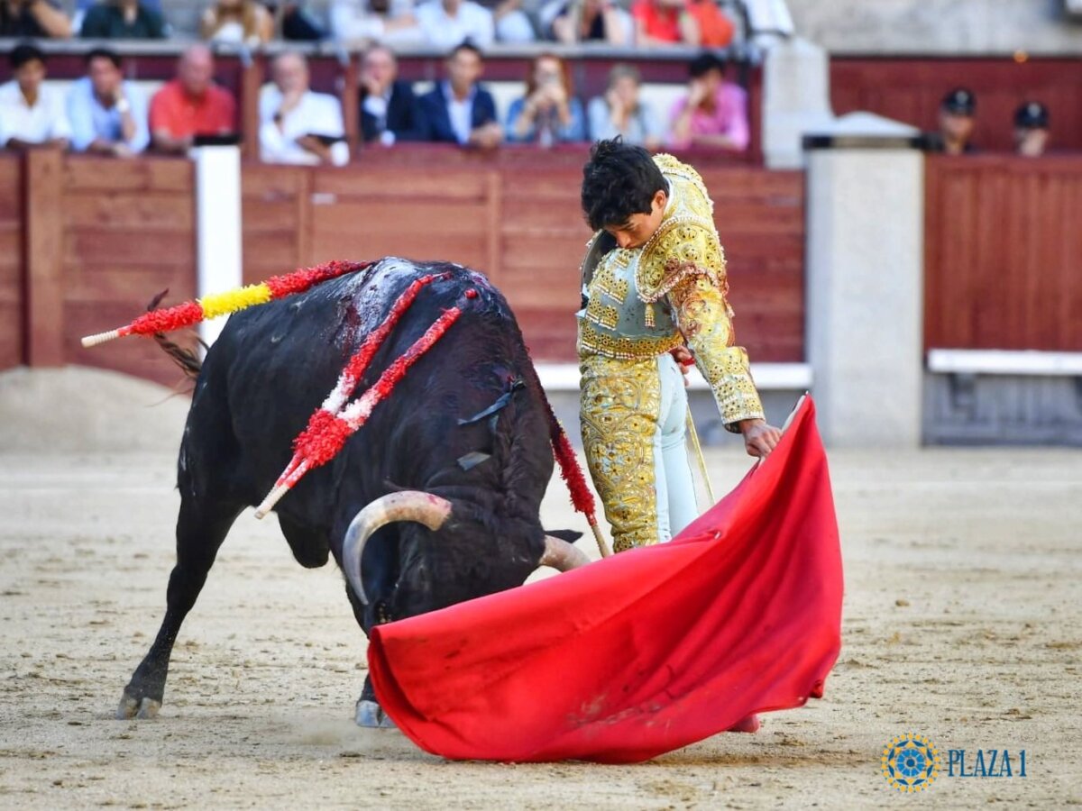 Víctor Hernández, Diego García e Isaac Fonseca, a por todas en la novillada de Madrid