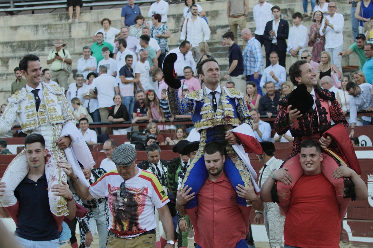 Nueve orejas y dos rabos en la corrida de Caravaca de la Cruz