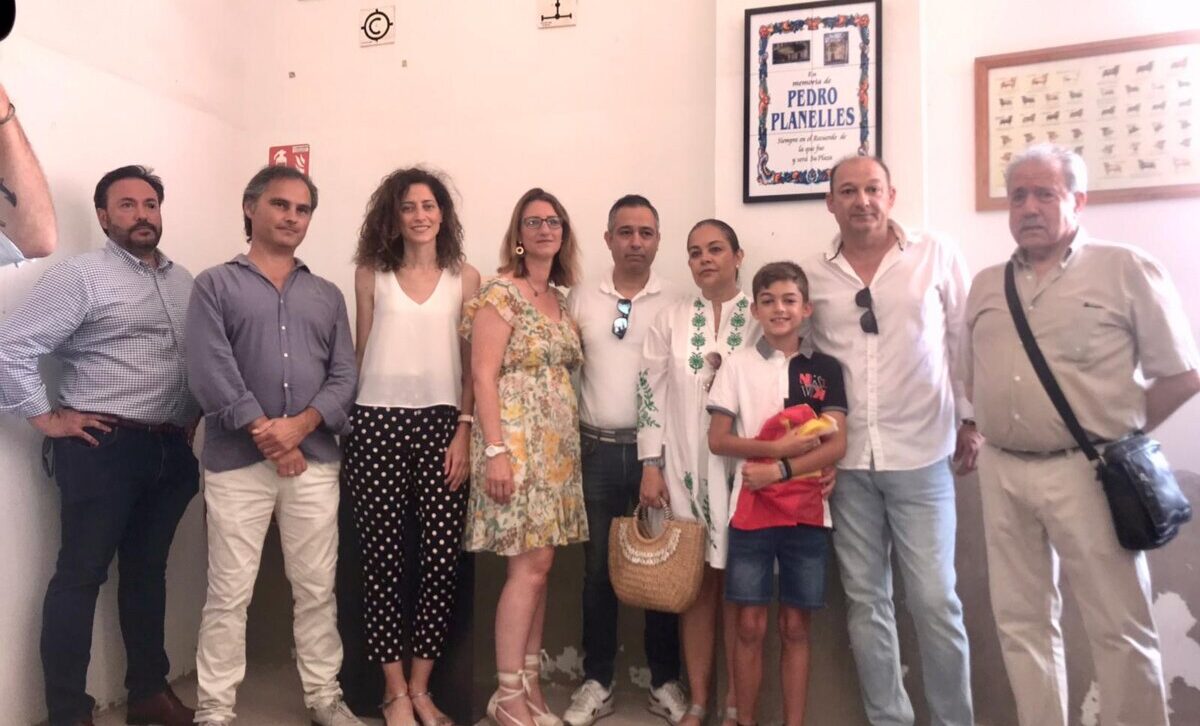 Alicante homenajea a Pedro Planelles, quien fue jefe de los chiqueros de la plaza