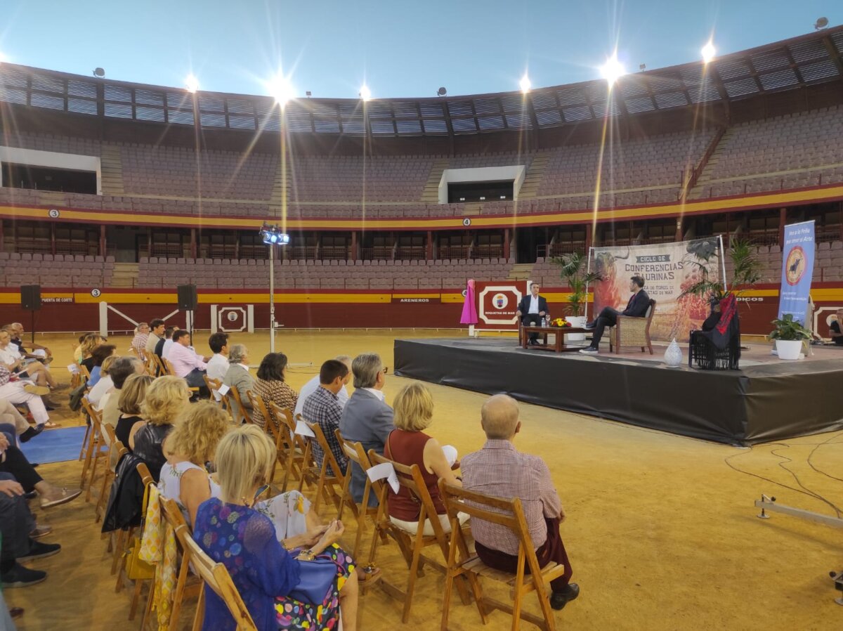 Victorino y Rubén Amón deleitan en Roquetas de Mar