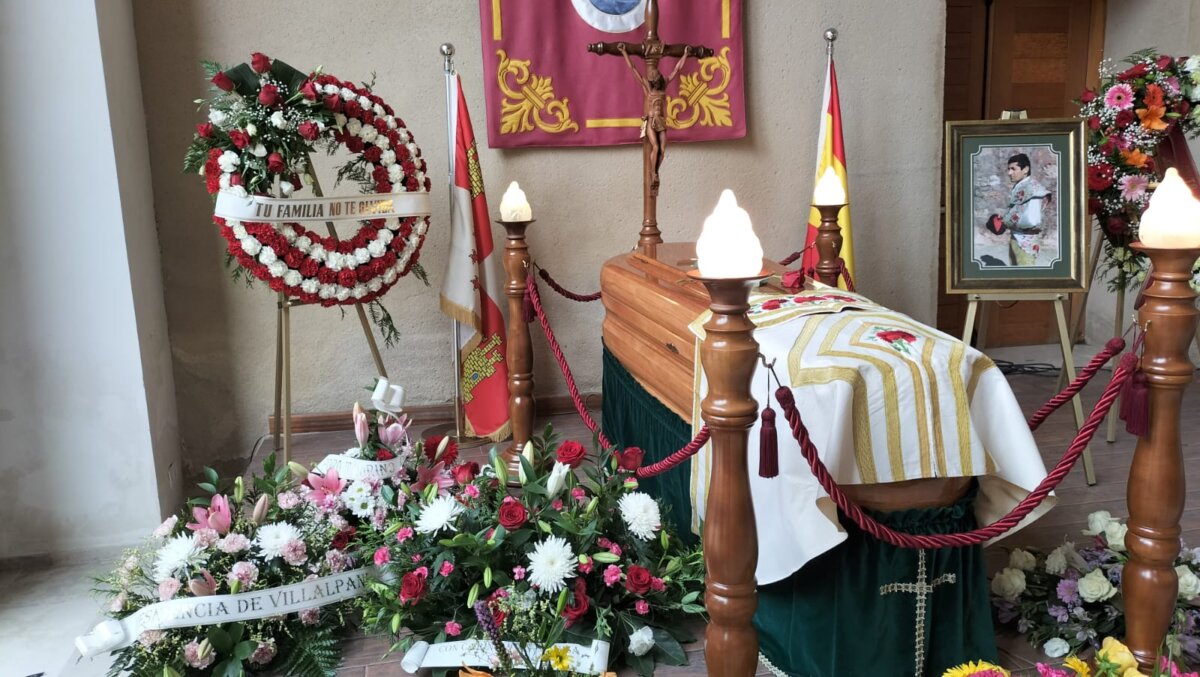 Villalpando despide con honores al maestro Andrés Vázquez