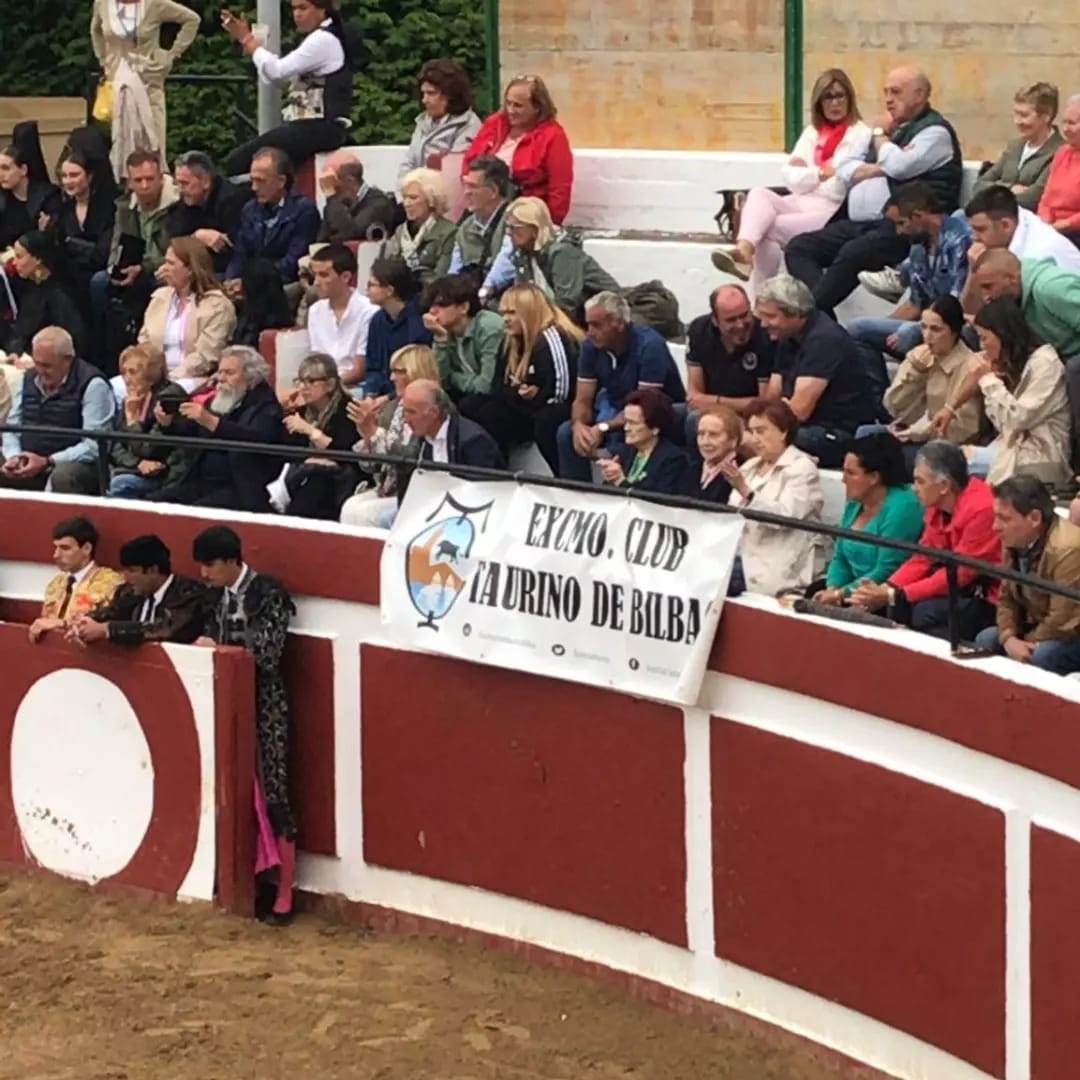 Nek Romero, a hombros en la novillada de Trucios