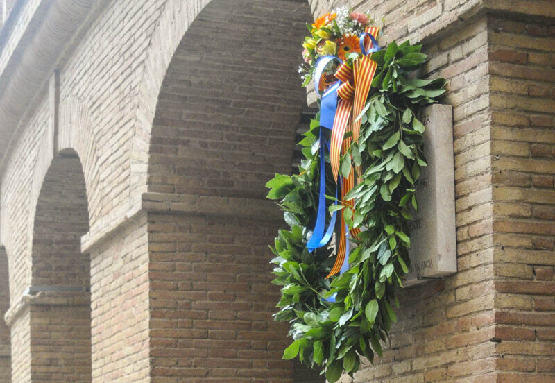 La afición rinde homenaje a Curro Valencia