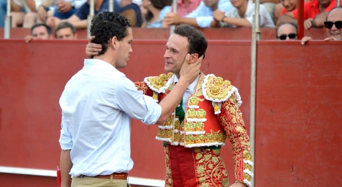 El gesto de Ferrera con Ignacio Lozano, el novillero sin caballos que se juega la vida de pueblo en pueblo