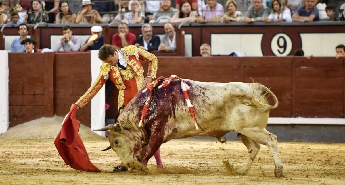 Noche de silencios en Las Ventas