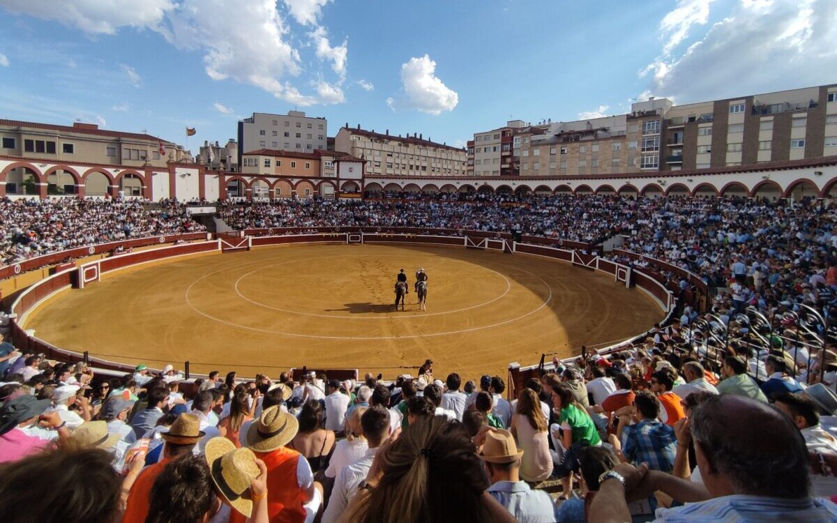 Sebastián Castella y José María Manzanares, a oreja por coleta en Soria