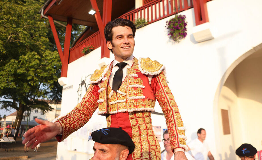José Garrido, dos orejas y puerta grande en Saint Vincent de Tyrosse