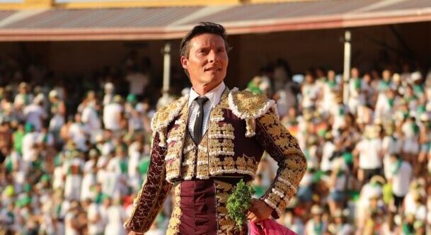 El clasicismo de Urdiales se impone en Huesca