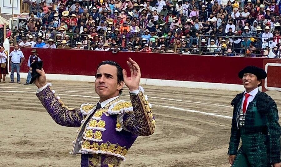 Tendero, Lama de Góngora y Galdós, a hombros en Chulhuanca